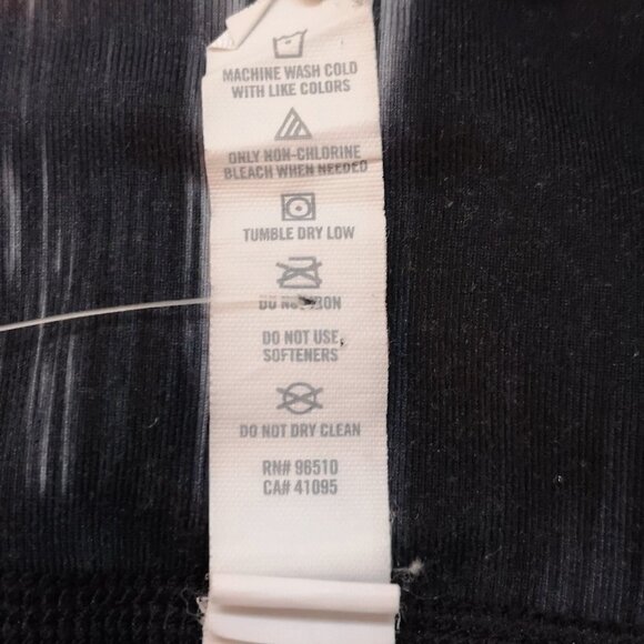 Under Armour Ladies Size Medium Black & Grey Capri Length Elastic Waist Leggings - Picture 5 of 7